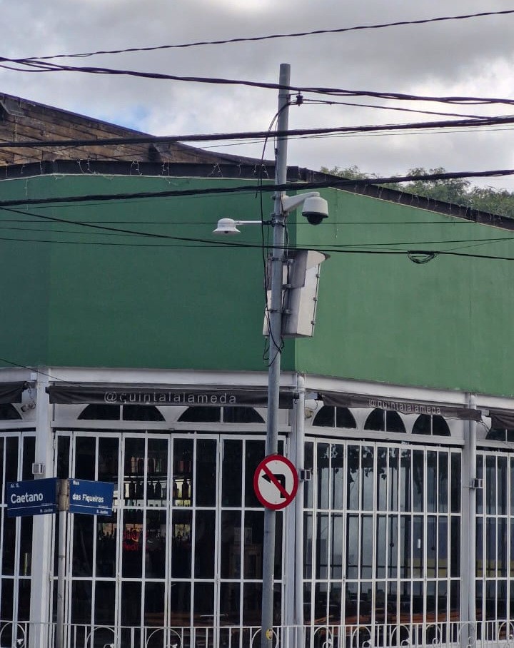 NoiseSensor® instalado em rua urbana